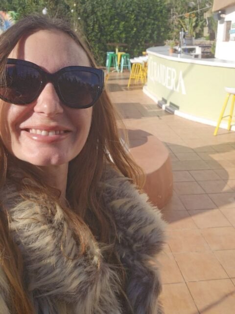 What a beautiful day with the girls @i_am_czochara our birthday queen 🩷✨️🩷 @vale_vale16_ my personal driver 🍾  and @chiaracode who is taking care of a little hedgehog 🦔.Love you all ✨️